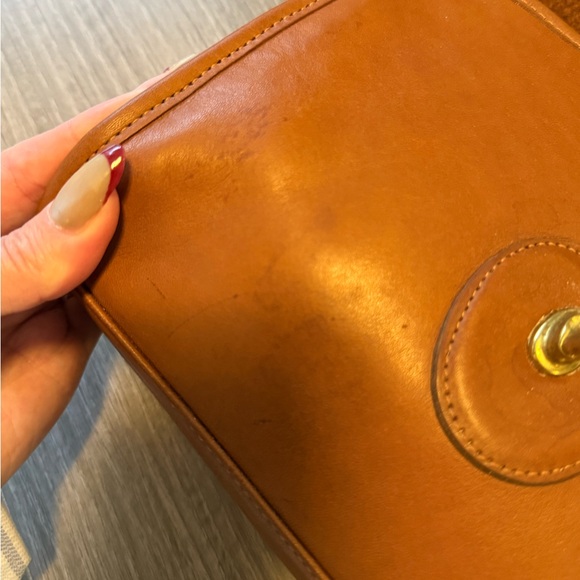 Vintage Coach Devon Bag in British Tan - Picture 6 of 15